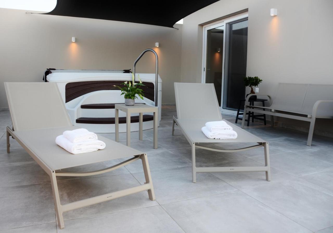 Christina Hotel Adelianos Kampos Exterior photo