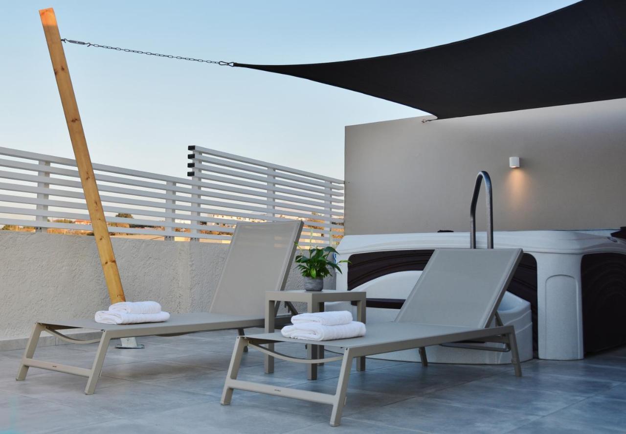 Christina Hotel Adelianos Kampos Exterior photo